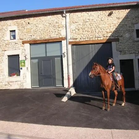 Renove Et Moderne Avec Wi-fi, Calme Et Confort Pres De Ligny-en-barrois Longeaux