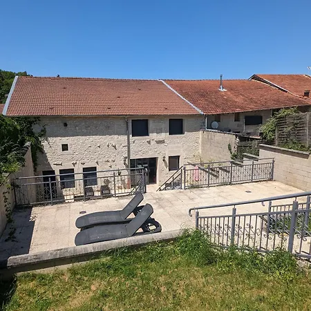 Renove Et Moderne Avec Wi-fi, Calme Et Confort Pres De Ligny-en-barrois - Fr-1-585-160