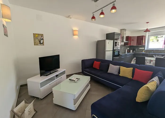 Renove Et Moderne Avec Wi-fi, Calme Et Confort Pres De Ligny-en-barrois - Fr-1-585-160 * Longeaux