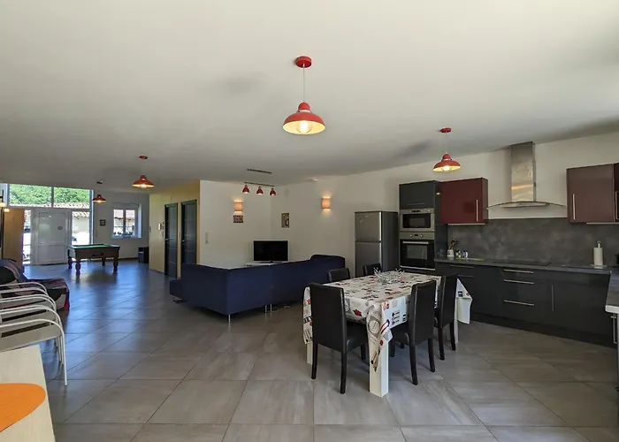 Renove Et Moderne Avec Wi-fi, Calme Et Confort Pres De Ligny-en-barrois - Fr-1-585-160 펜션